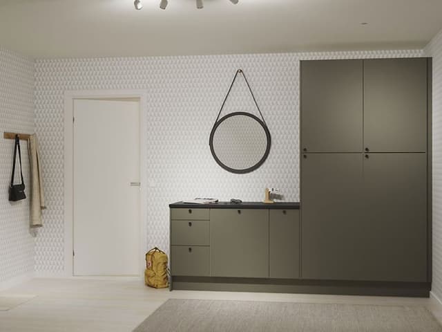 Epoq Trend Sage garderobe og et rundt spejl i en entre