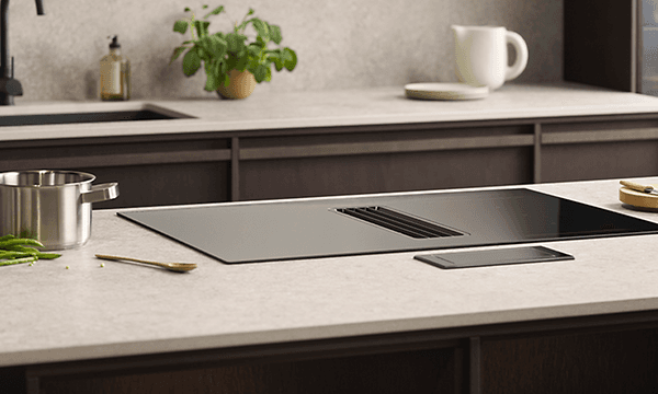 Epoq news teaser banner with Epoq Contour dark oak kitchen