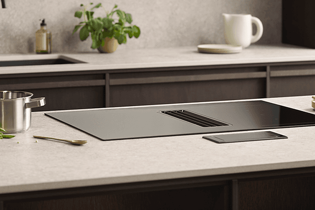 Epoq news teaser banner with Epoq Contour dark oak kitchen