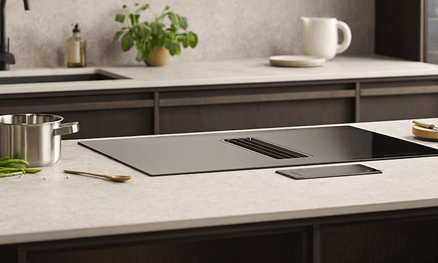 Epoq news teaser banner with Epoq Contour dark oak kitchen