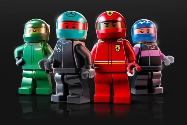 LEGO - F1 - Picture 8 - Surprises