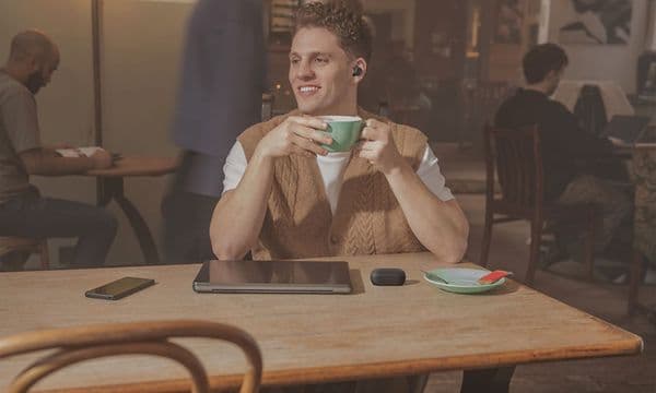 Sony WF-C710N med Precise Voice Pickup-teknologi med AI, så dine opkald forbliver tydelige