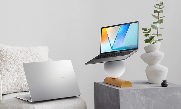 Computing - Asus - To bærbare computere i kunstneriske omgivelser