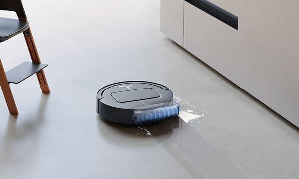 Ecovacs Deebot T80 OMNI moppar golvet med OZMO ROLLER