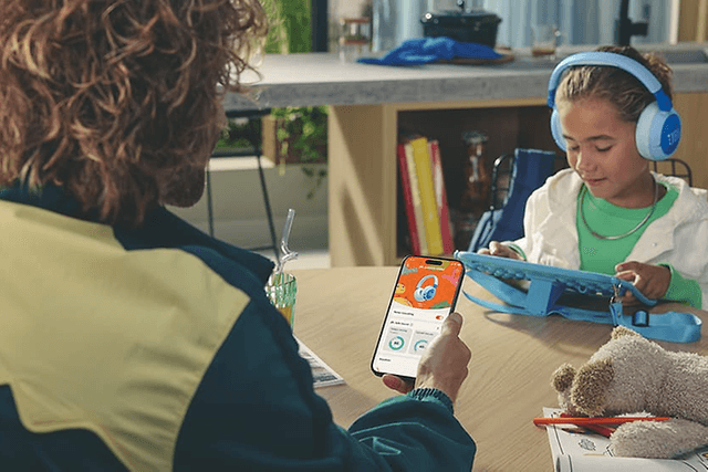 jbl-junior-470nc-blue-headphones