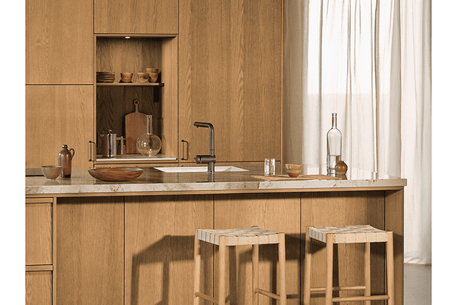 Epoq news teaser banner with Epoq Contour dark oak kitchen