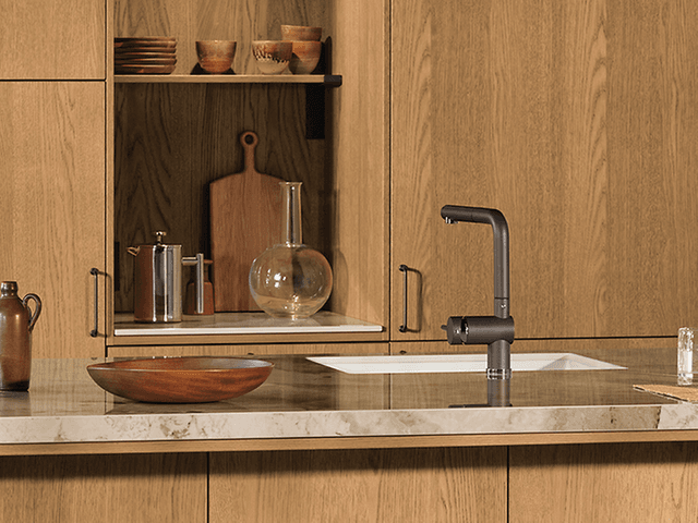 Epoq Warm Oak -keittiö laminaattitasolla