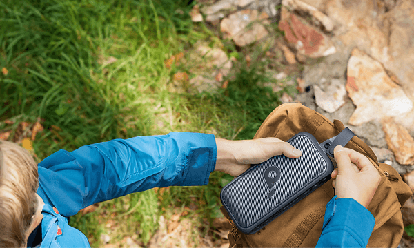 soundcore Motion 300-soundcore Motion 300 and backpack