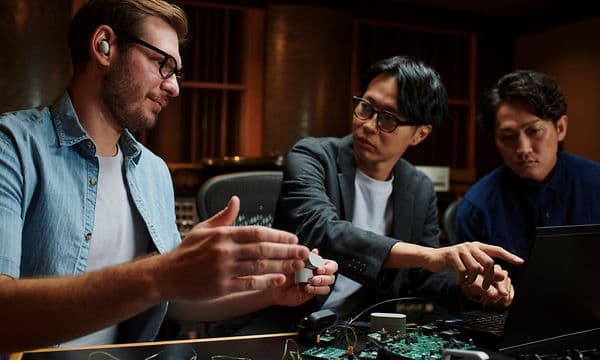 WF-1000XM6_Co-creation_BatteryStudio_Discussion