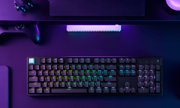 Keychron gaming-tastatur med farverige lys