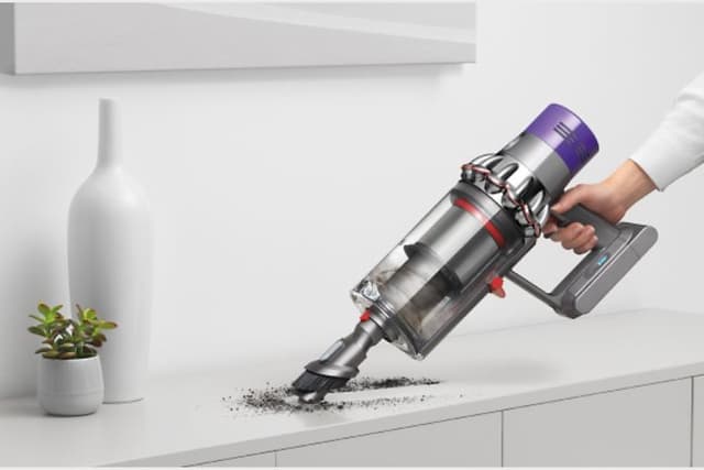 Dyson V10 Submarine - Muuntuu käsikäyttöiseksi