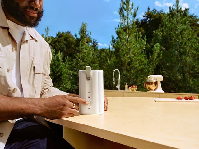 Sonos-white-speaker-outdoor-kitchen