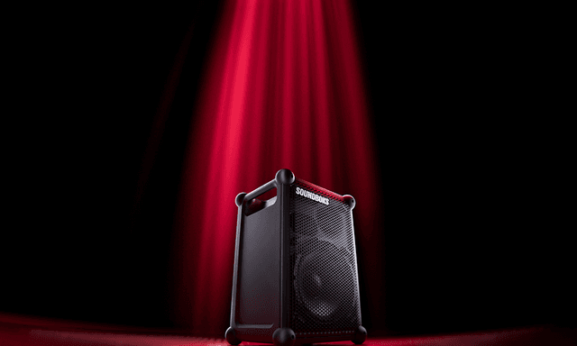 Soundboks med spotlight i rött ljus