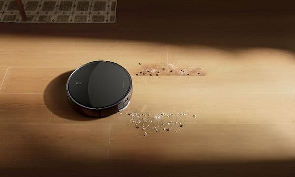 Roborock Saros 20 gjenkjenner og fjerner ulike typer smuss fra gulvet.