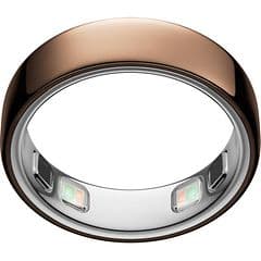 Tuotekuvassa Oura Ring 5 -älysormus valkoista taustaa vasten