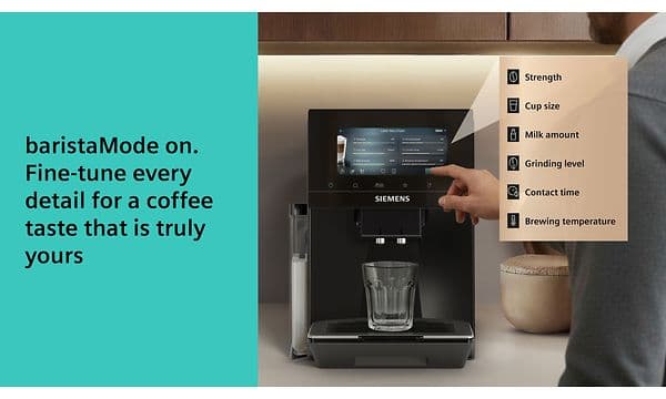 En person som justerer innstillingene på en Siemens espressomaskin for å lage sin helt unike kaffedrikk med BaristaMode.