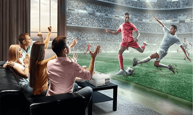 En sportprojektor som får dig att känna dig som att du är på planen.