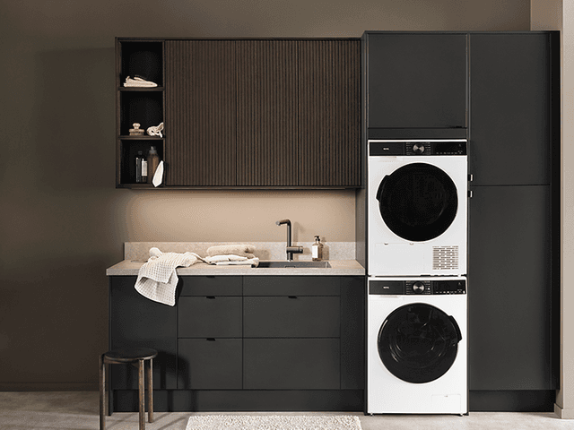 Epoq_Laundry_Core Midnight_Pillar Dark Oak_Laminate_Epoq washer-dryer_1600x600