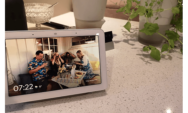 Google Nest galleri der viser et billede fra en fest
